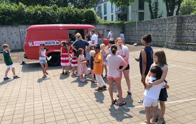 Fotobus-mieten-köln-düsseldorf-hilden-wuppertal-Events-Kindergeburtstag